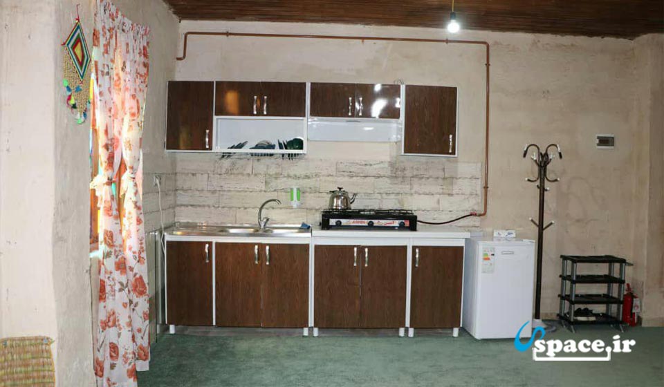 آشپزخانه اقامتگاه بوم گردی دیلباب - کوچصفهان - روستای کرباسده